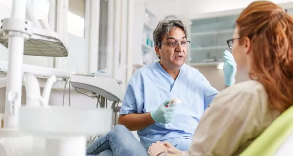 What does a porcelain crown cost?